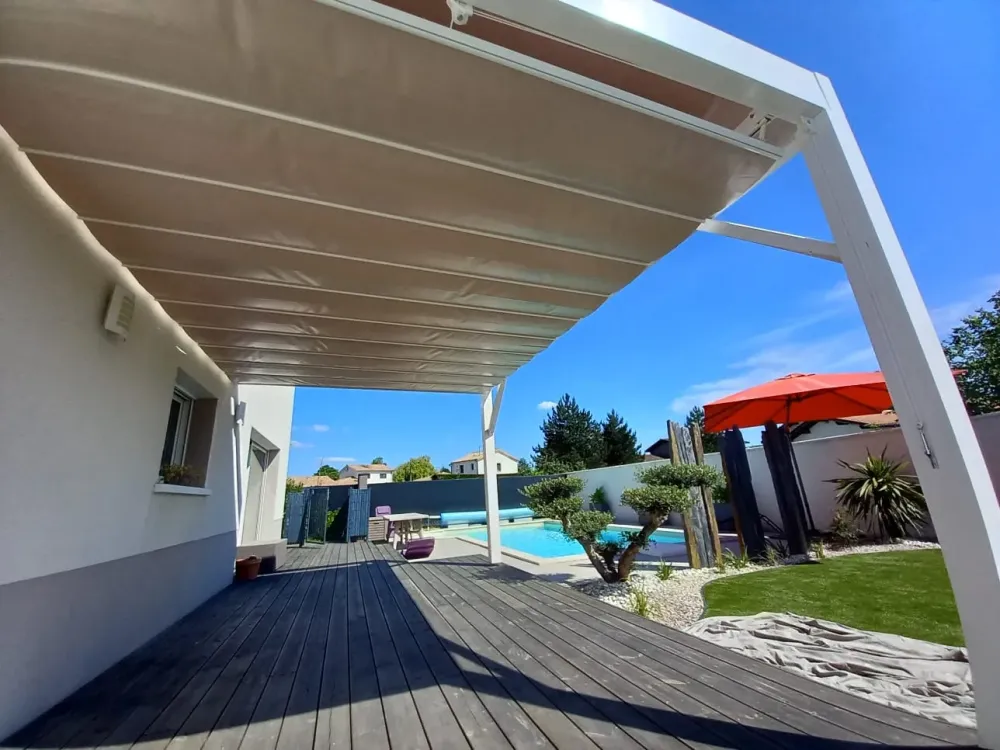 Voiles d'ombrage pour terrasse près de Saint-Laurent-Médoc