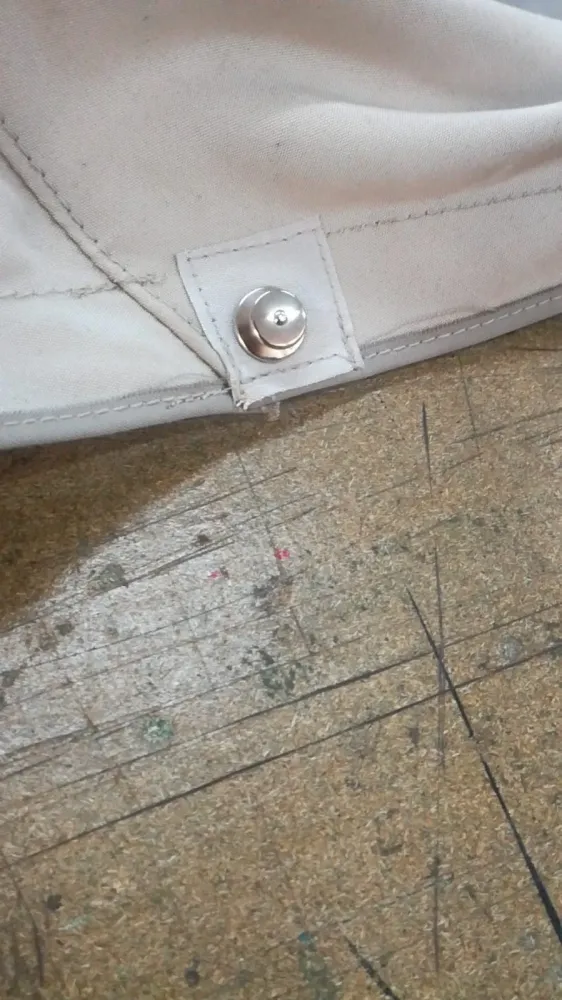 Couture pour rénovation de toiles près de Saint-Laurent-Médoc